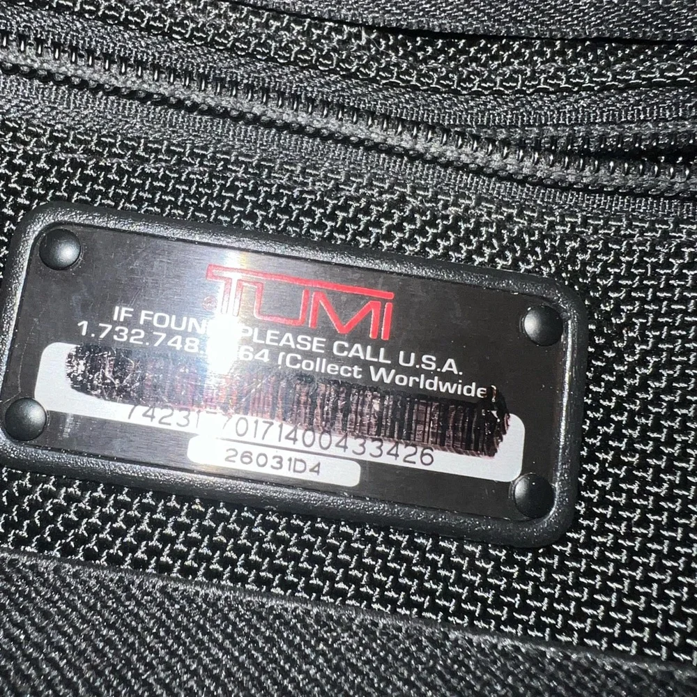 Tumi Expandable Organizer Laptop 26031D4 Adjustable Strap , 16” Across X 13” Ht